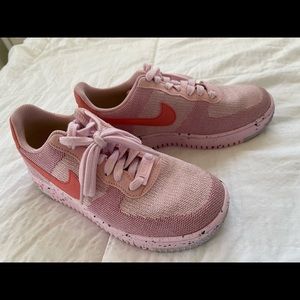 Womens Nike air size 7.5
